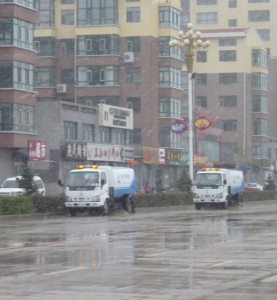 在回家的途中看到的“清道夫”！.jpg