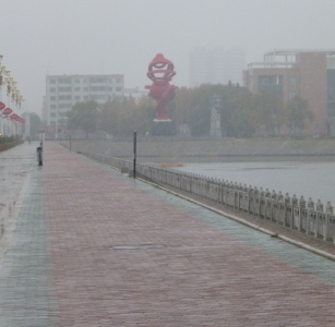 劳动湖远景.jpg